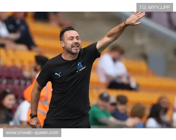 马赛训练基地封闭,德泽尔比加练定位球防守 马赛训练基地封闭,德泽尔比加练定位球防守