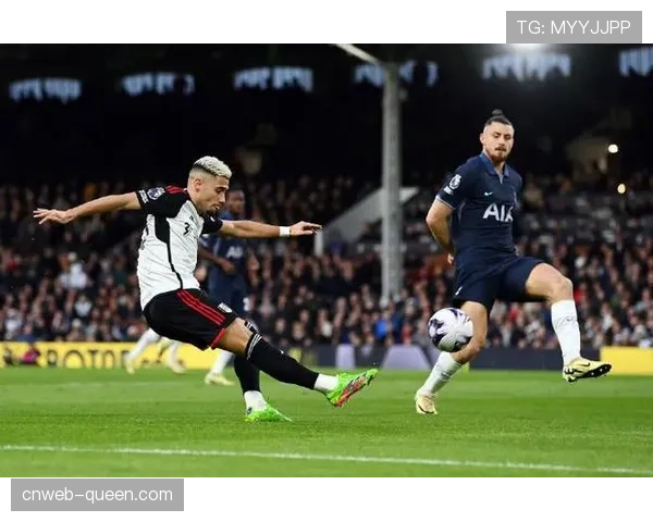 富勒姆小将斯坦斯菲尔德攻入英超处子球后，激动落泪